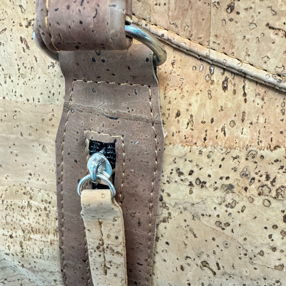 NWT Cork Shoulder Bag - Picture 7 of 10